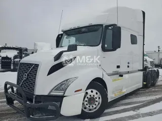 2022 VOLVO VNL64T740