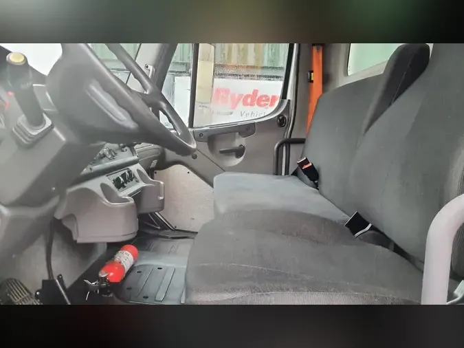 2019 FREIGHTLINER/MERCEDES M2 106