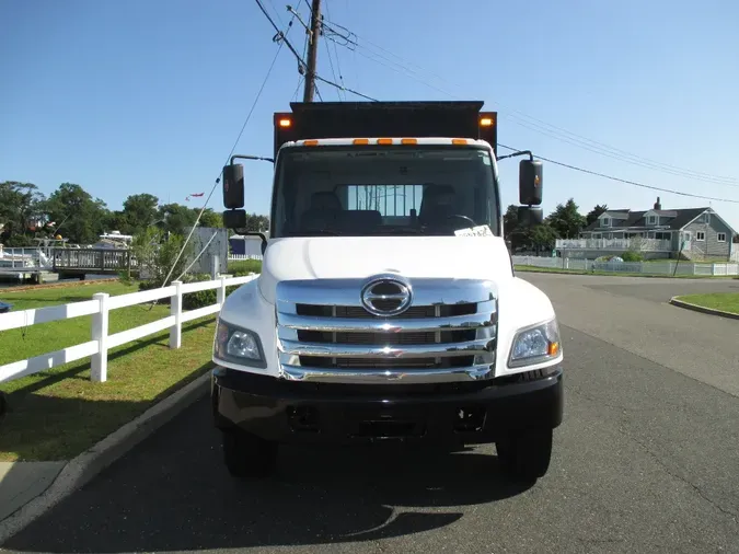 2017 HINO 268