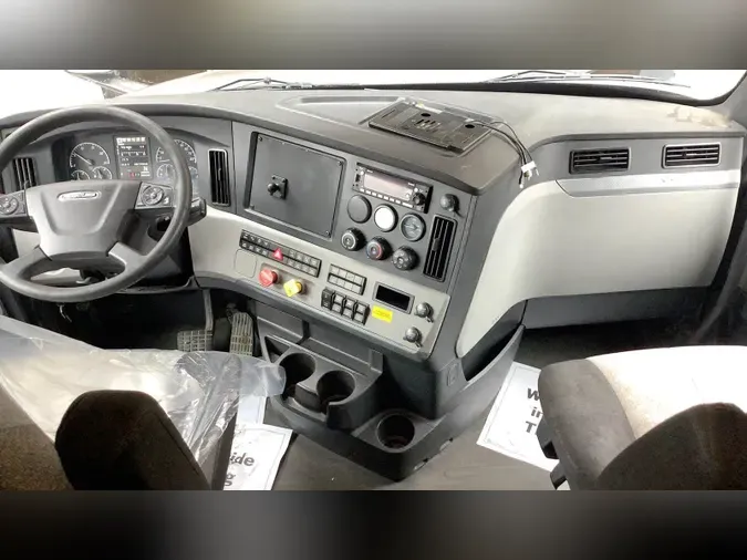 2020 Freightliner Cascadia 126