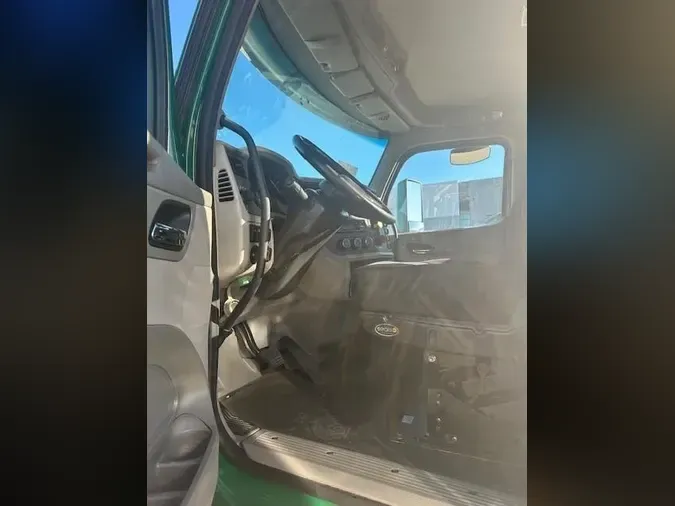 2019 Peterbilt 579c4834514bd915f2b3420eb4b90e3e809