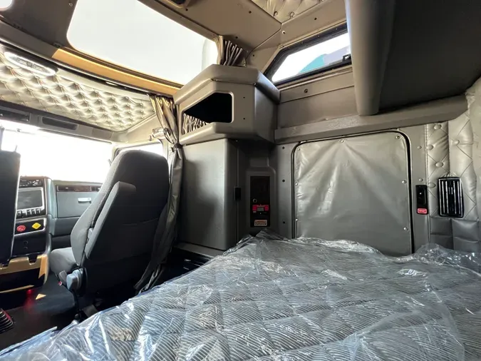 2019 KENWORTH W900L