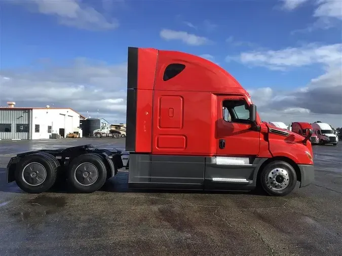 2021 FREIGHTLINER CA126