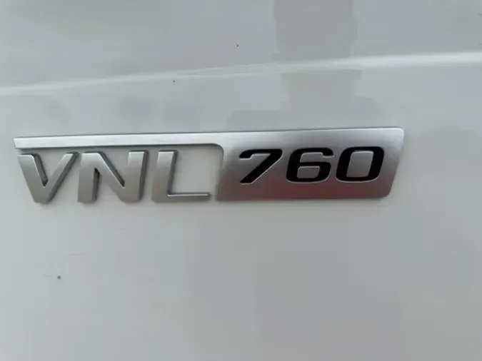 2019 VOLVO VNL64T760