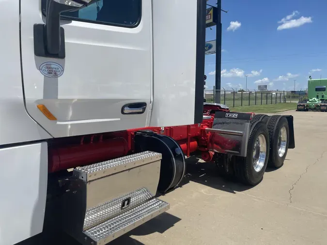 2022 Peterbilt 567