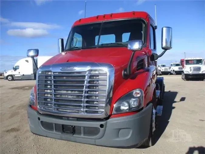 2019 FREIGHTLINER CASCADIA 113c4929ce441696a68f5ee2723b9707eb4