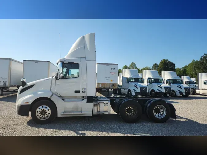 2019 Volvo VNL300