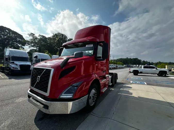 2020 Volvo VNL64T300