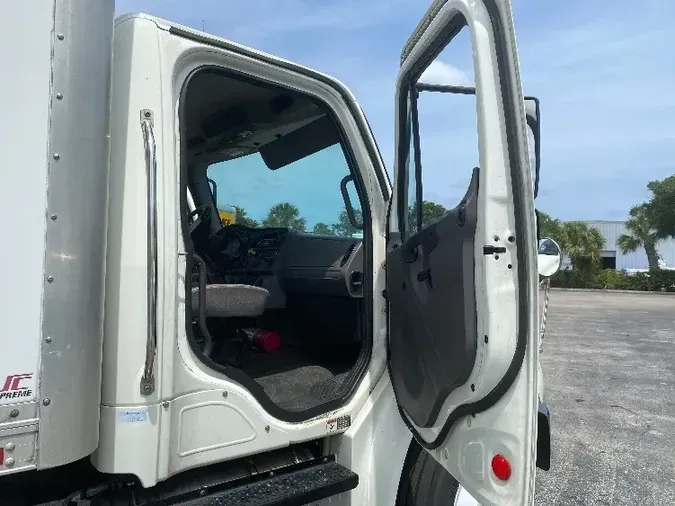 2015 FREIGHTLINER M2