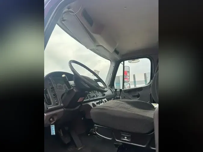 2016 Freightliner Business Class M2 106