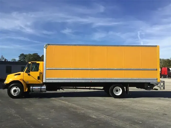 2018 INTERNATIONAL 4300