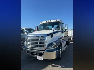 2018 FREIGHTLINER/MERCEDES CASCADIA 125