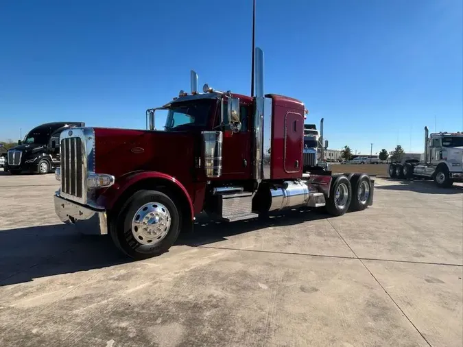 2022 Peterbilt 389