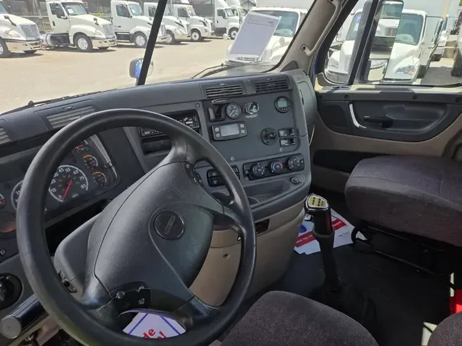 2020 FREIGHTLINER/MERCEDES CASCADIA 125c4a7f4aa40bbd27ffd3e77d83eb8c3d4