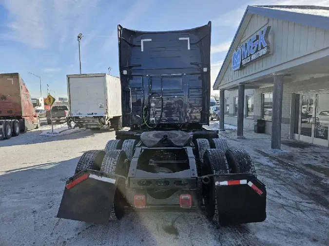 2024 VOLVO VNL64T760