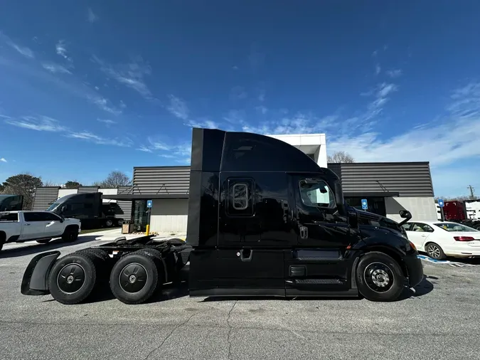 2023 FREIGHTLINER CASCADIA 126