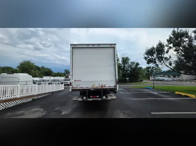 2017 FREIGHTLINER/MERCEDES M2 106