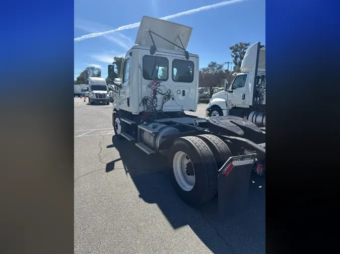 2020 FREIGHTLINER/MERCEDES NEW CASCADIA 116