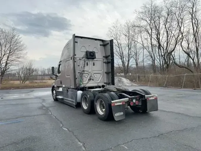 2021 Freightliner Cascadia