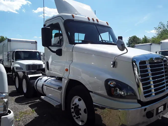 2020 FREIGHTLINER/MERCEDES CASCADIA 125