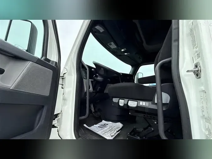 2020 FREIGHTLINER CA126