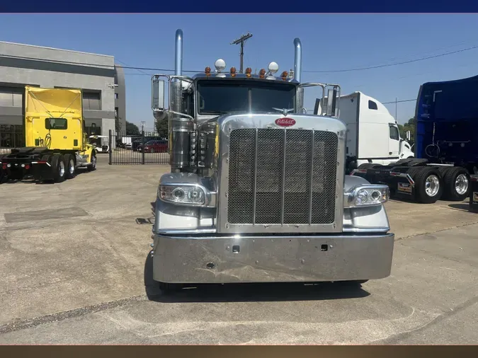 2021 Peterbilt 389