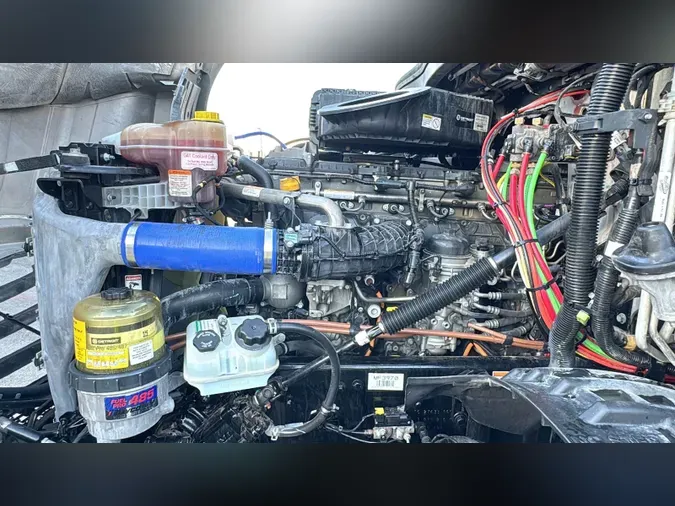 2022 Freightliner Cascadia 126