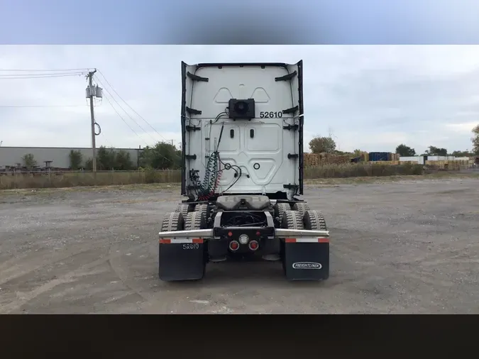 2022 Freightliner Cascadia 126