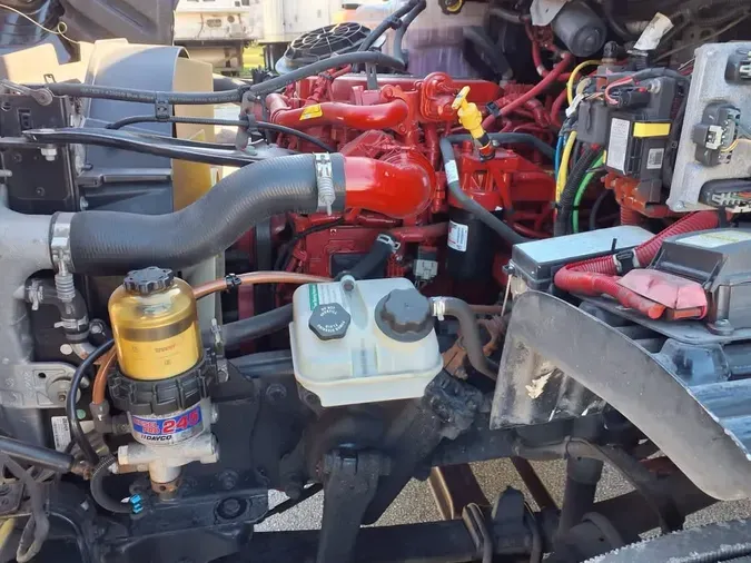 2018 FREIGHTLINER/MERCEDES M2 106