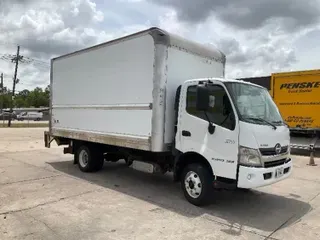 2019 HINO TRUCK 155