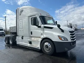 2021 Freightliner T12664ST