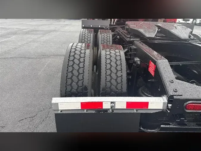 2021 FREIGHTLINER CA126
