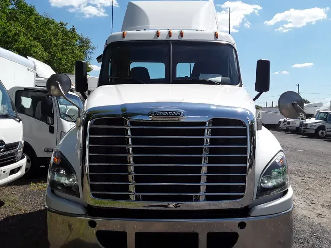 2020 FREIGHTLINER/MERCEDES CASCADIA 125