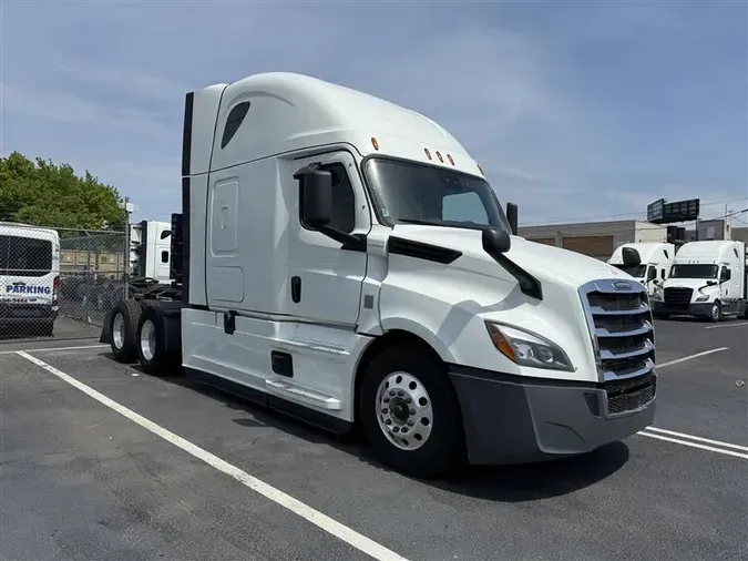 2021 FREIGHTLINER CA126