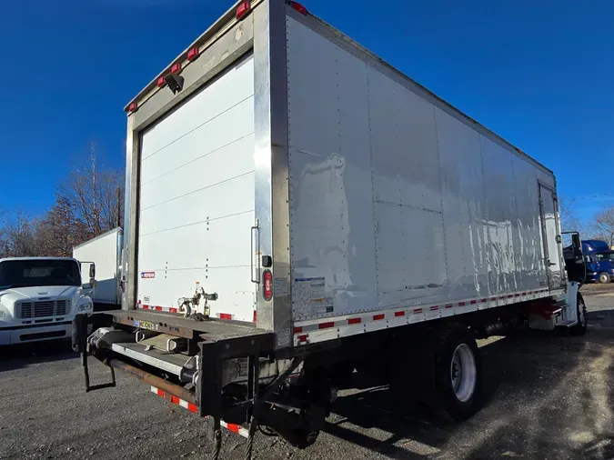 2017 FREIGHTLINER/MERCEDES M2 106