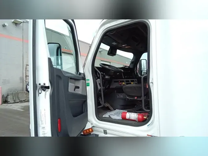 2022 Freightliner Cascadia 126