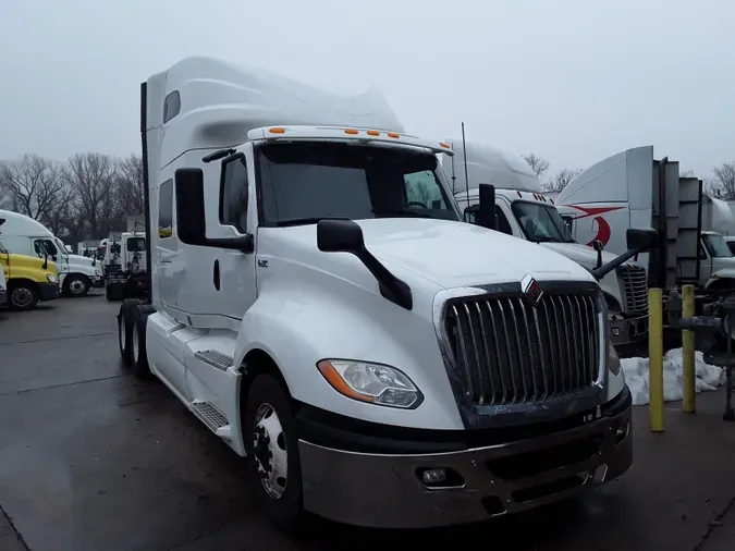 2020 NAVISTAR INTERNATIONAL LT625 SLPR CAB