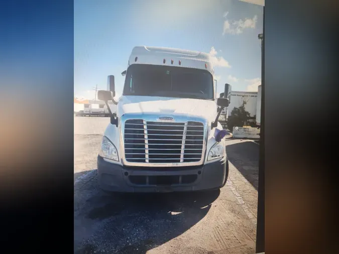 2020 FREIGHTLINER/MERCEDES CASCADIA 113" DAYCAB