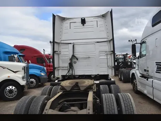 2016 VOLVO VNL64T780