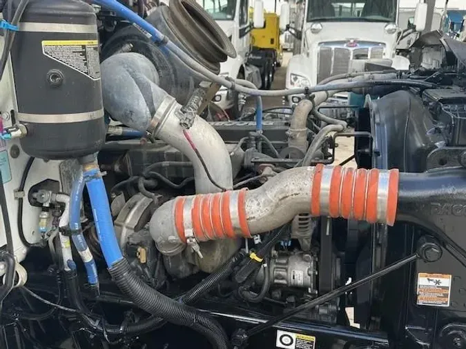 2020 Peterbilt 330
