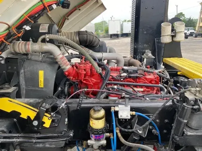 2022 AutoCar ACTT42