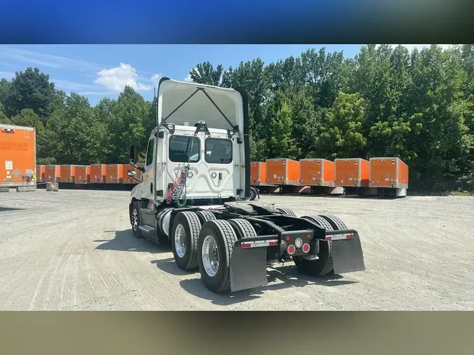 2020 Freightliner Cascadia 126c4dc75b5ded496bc6be4987fad5cfa33