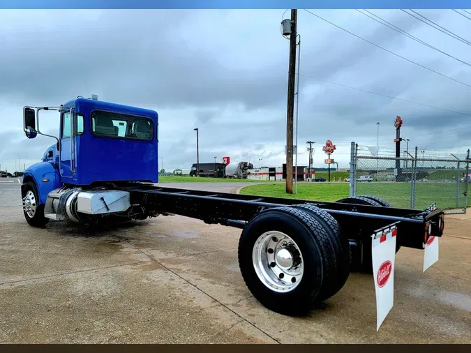 2021 Peterbilt 337