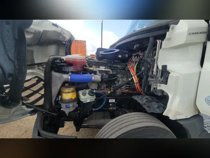2020 Freightliner Cascadia 126