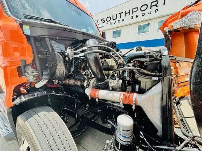 2022 FREIGHTLINER CASCADIA 126