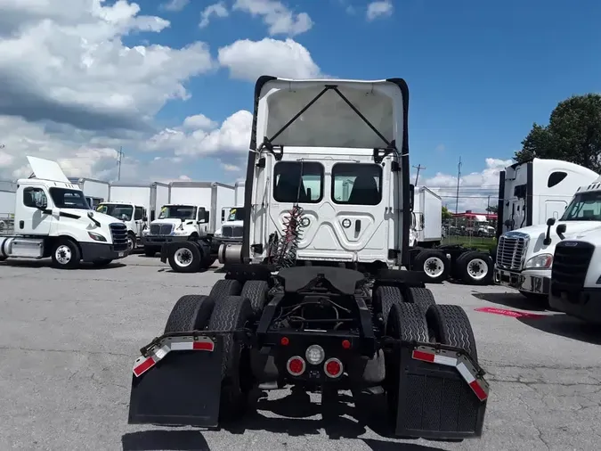 2020 FREIGHTLINER NEW CASCADIA 116