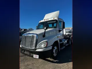 2015 FREIGHTLINER/MERCEDES CASCADIA 125