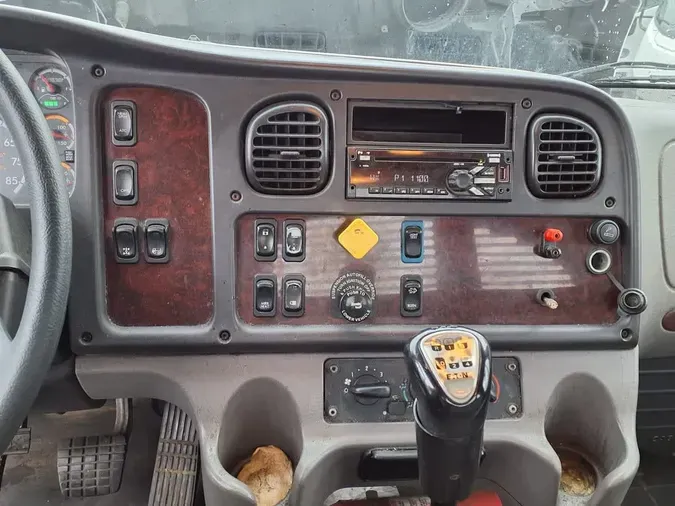2019 FREIGHTLINER/MERCEDES M2 106