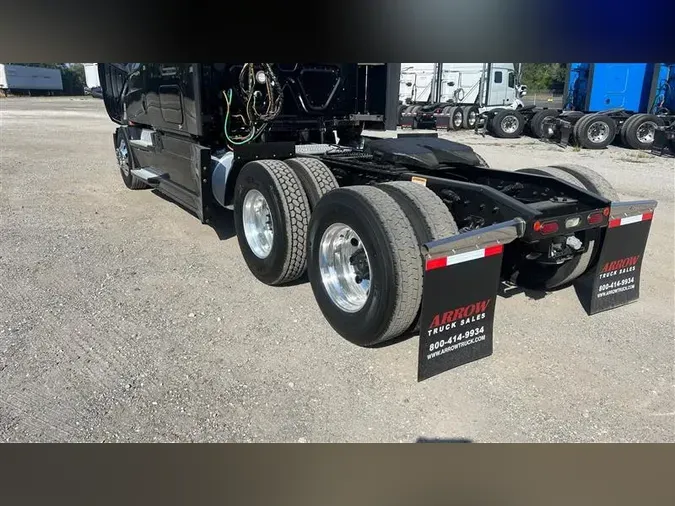 2020 FREIGHTLINER CA126