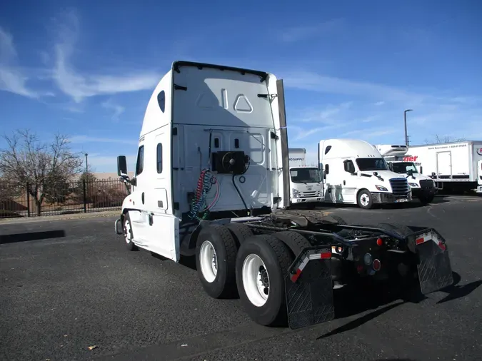 2019 FREIGHTLINER/MERCEDES CASCADIA 125